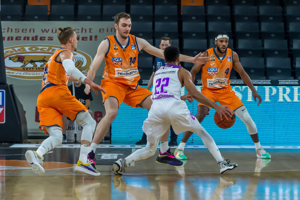 不断超越 不断超越